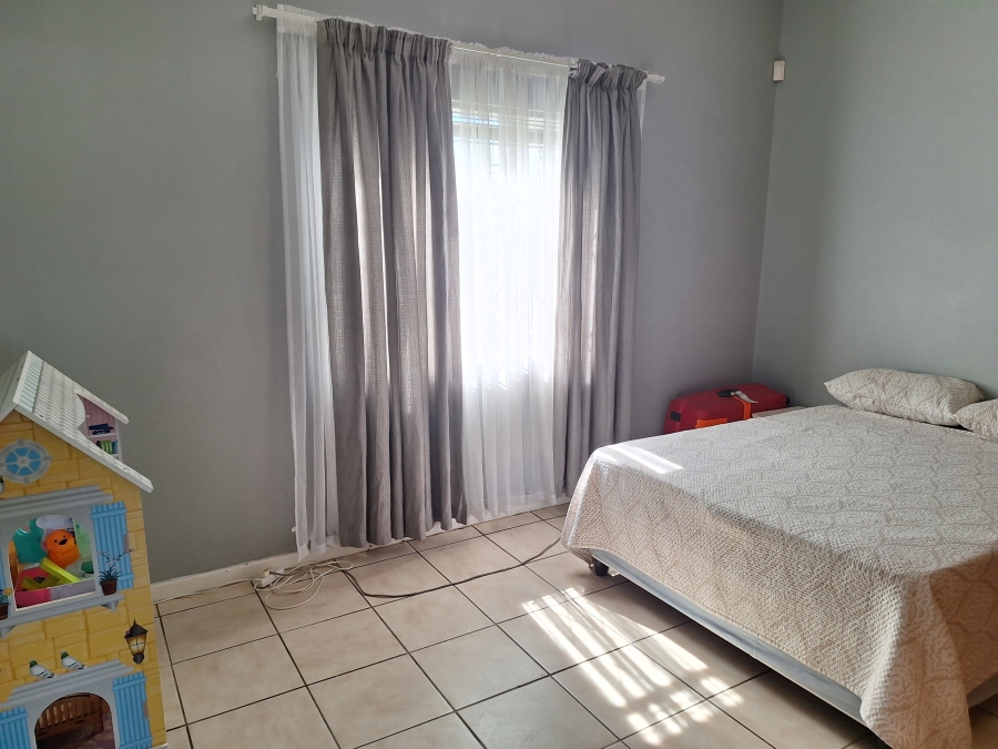 To Let 5 Bedroom Property for Rent in Retief Eastern Cape